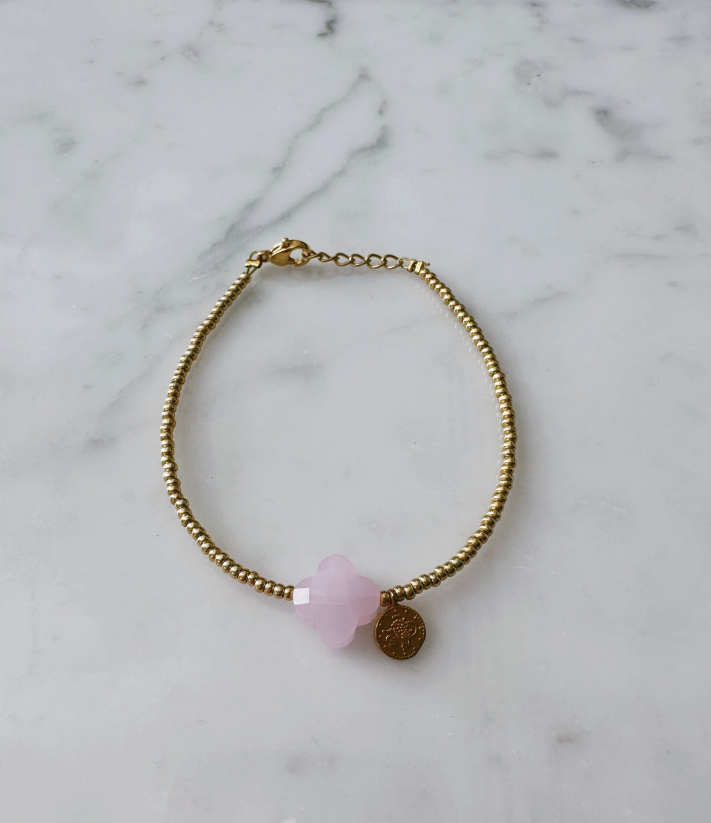 Handmade clover armbandje