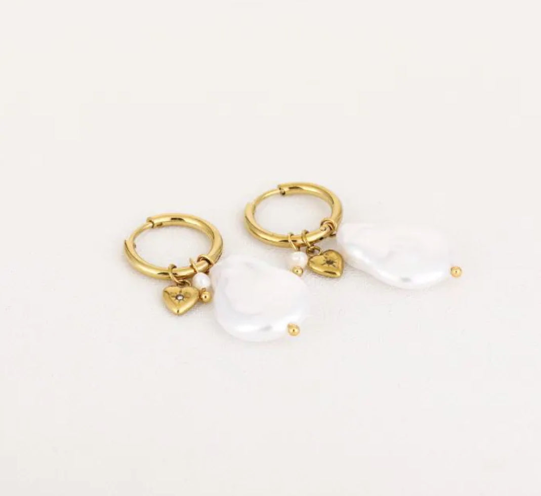 Pearl love oorbellen