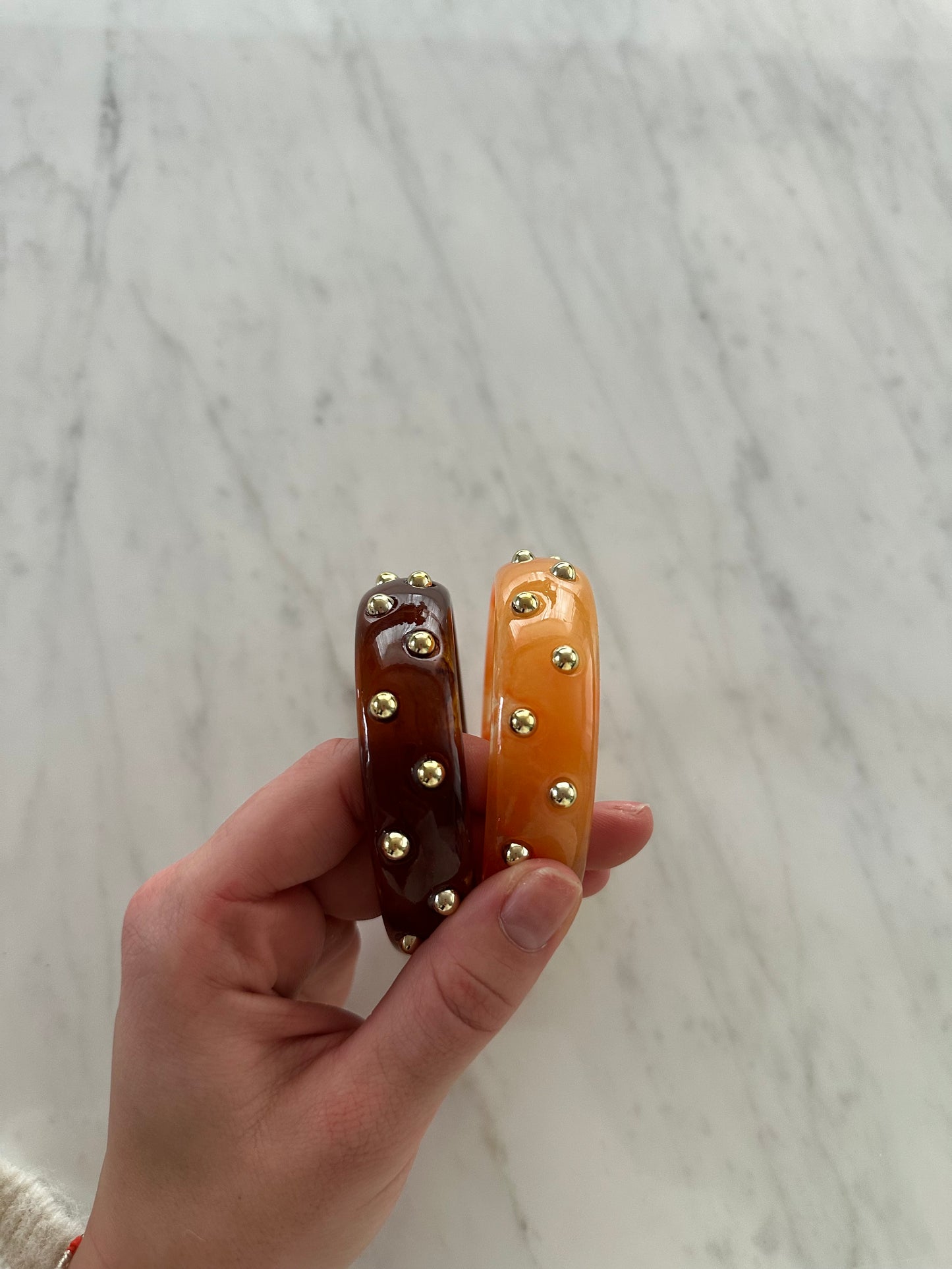 Studs bangle brown