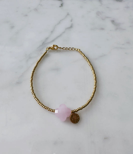 Handmade clover armbandje