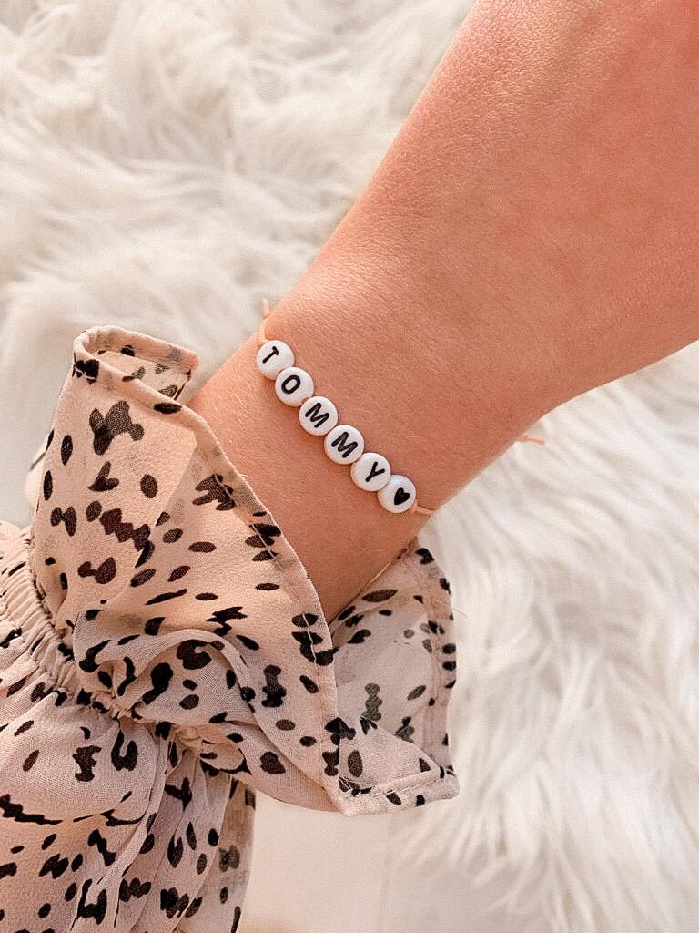 Handmade gepersonaliseerd wit armbandje