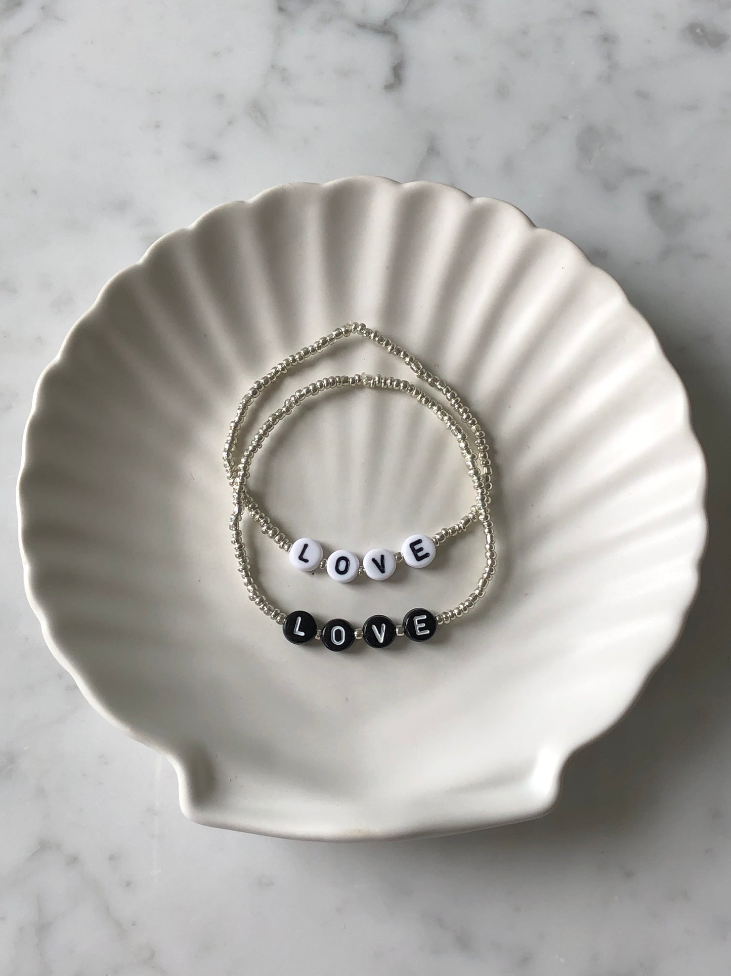 Handmade love armbandje