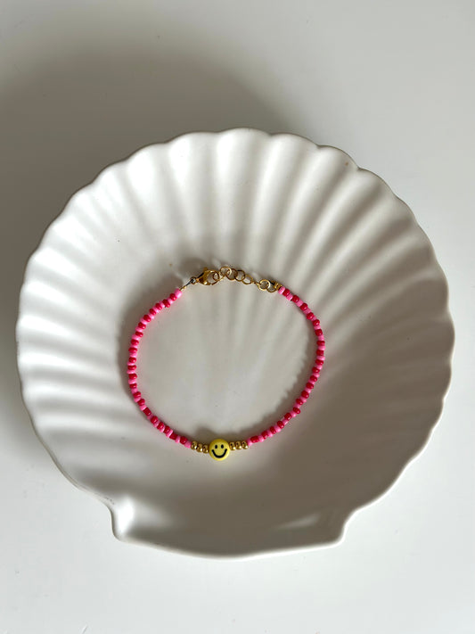 Handmade smiley armbandje