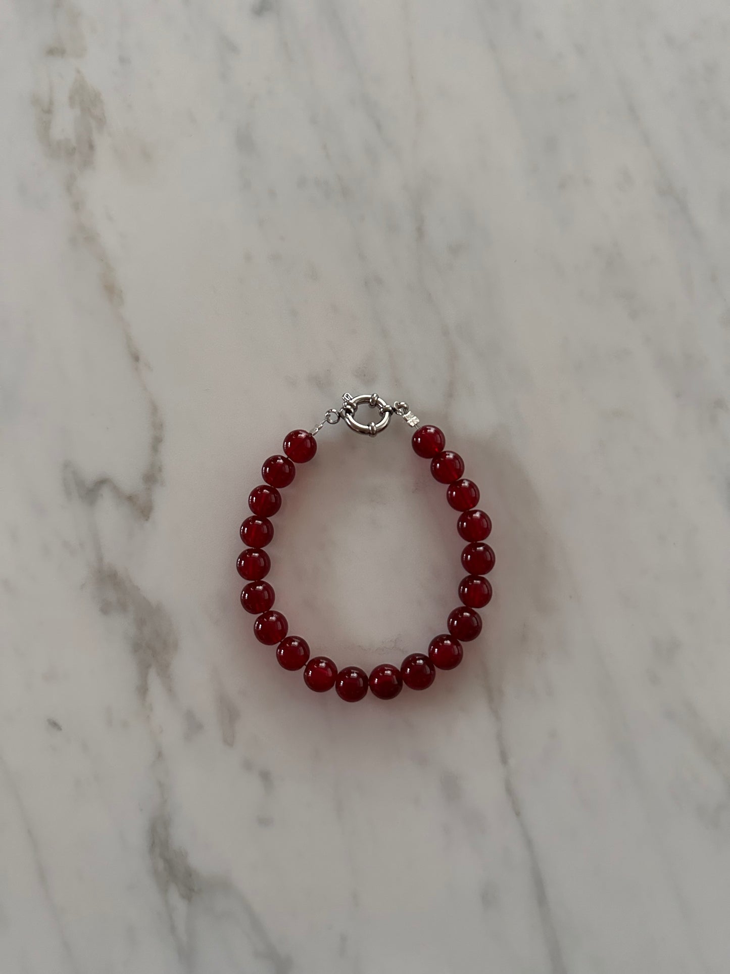 Handmade beadies armbandje | Burgundy small