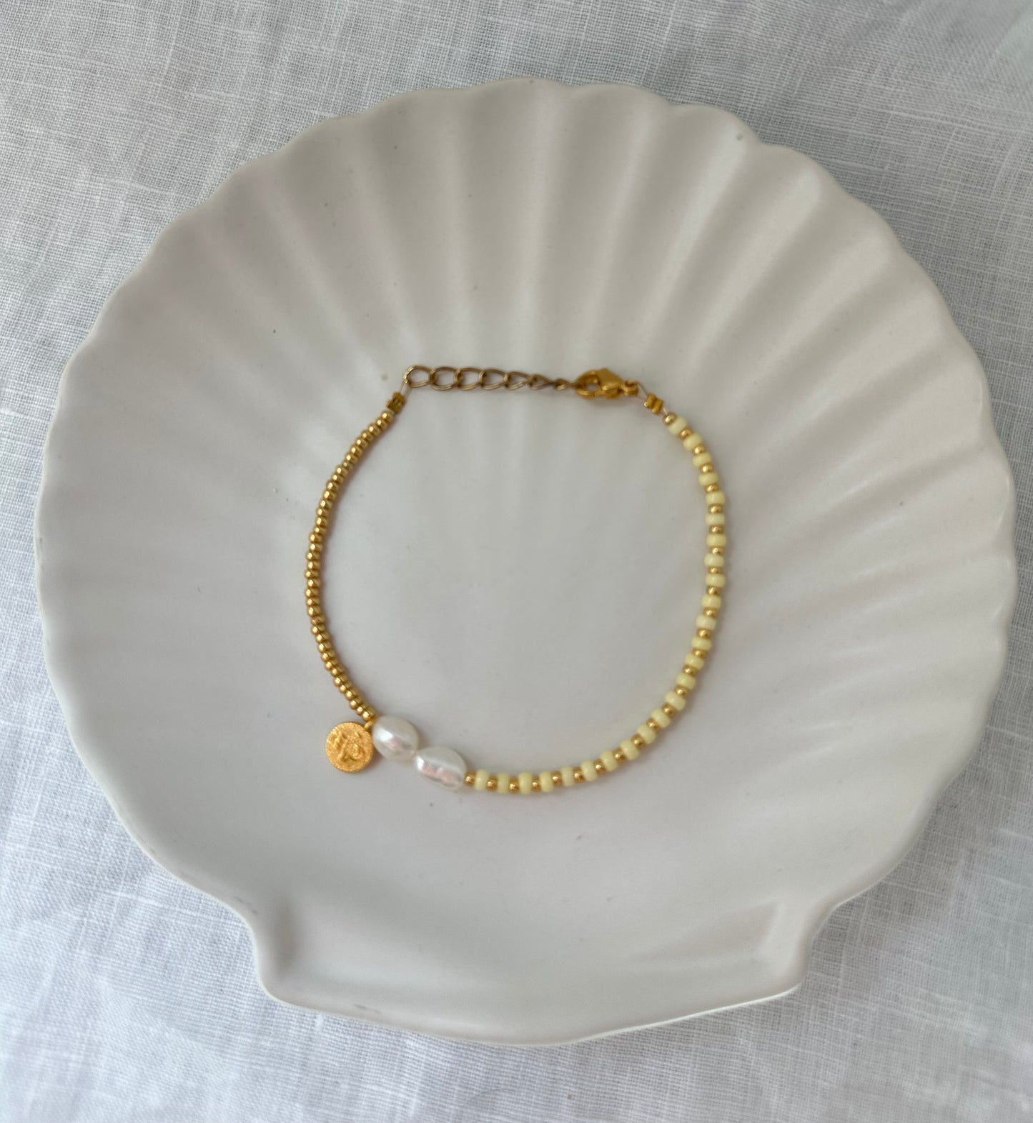 Yellow spark armbandje